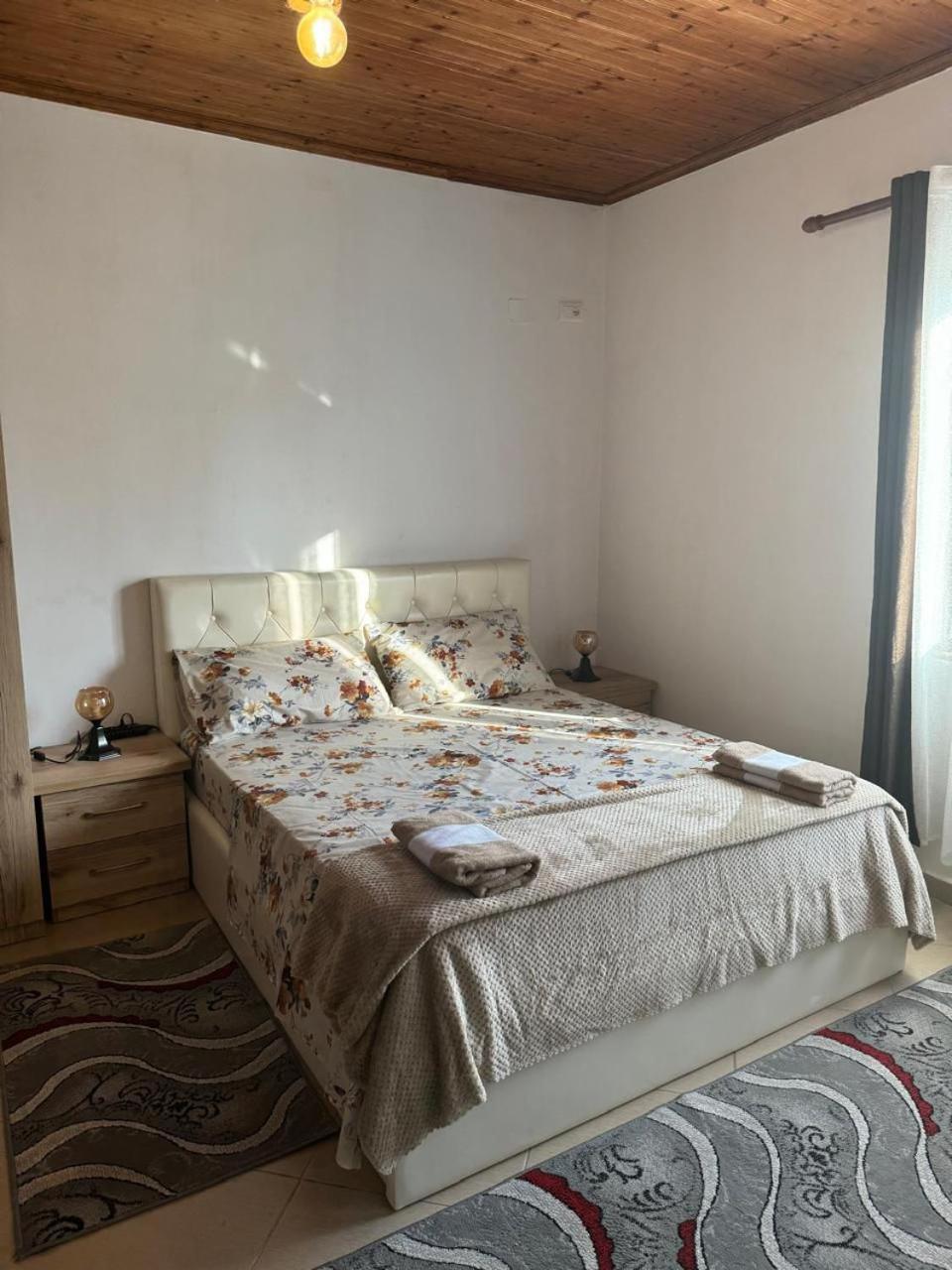 Villa Zefi Rrenc Shkodër Exteriör bild